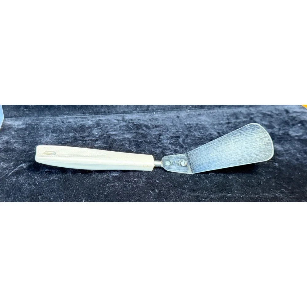 Vintage 4pc Kitchen Utensils: Ekco, Montgomery Ward Spatula Set and Wooden Tongs